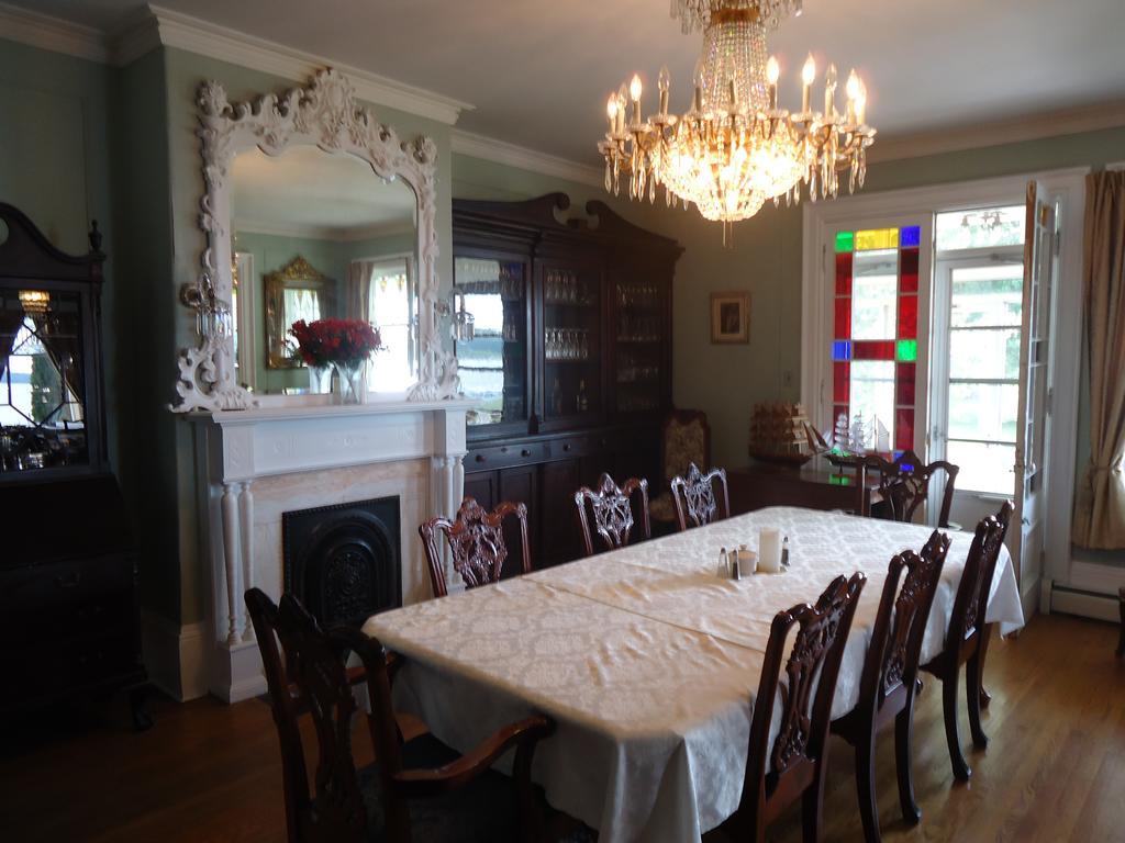 Governor'S Mansion Inn Miramichi Exterior foto