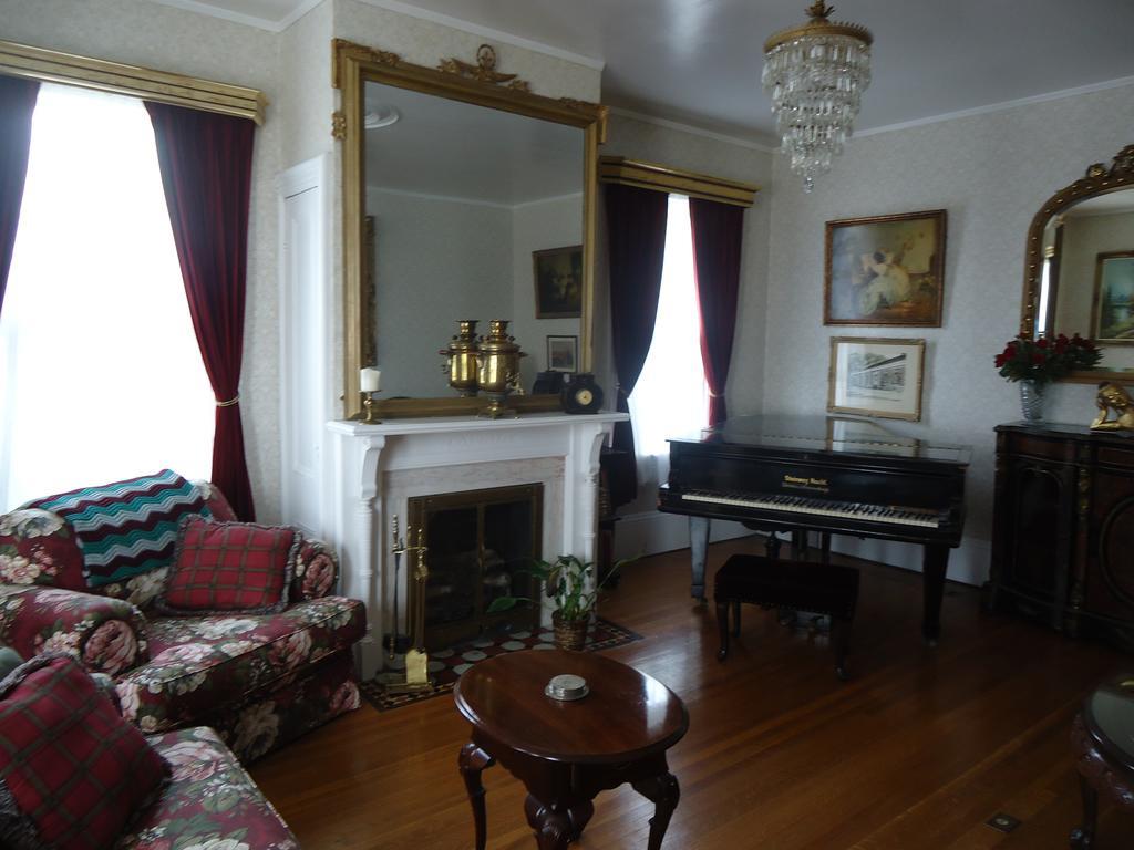 Governor'S Mansion Inn Miramichi Exterior foto