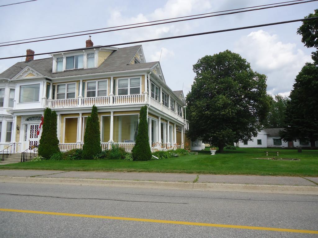Governor'S Mansion Inn Miramichi Exterior foto